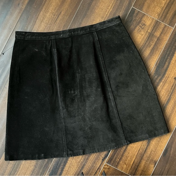 J.Crew Black Suede Mini Skirt - Size 8 - Picture 8 of 11